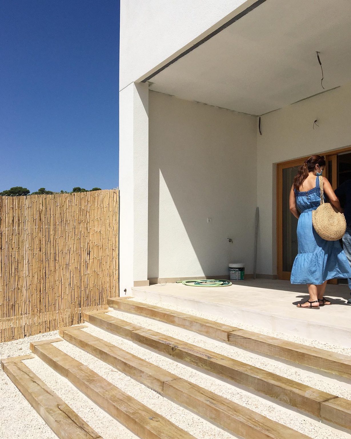 DE ALMACÉN A CASA CON PATIOS – voilà!